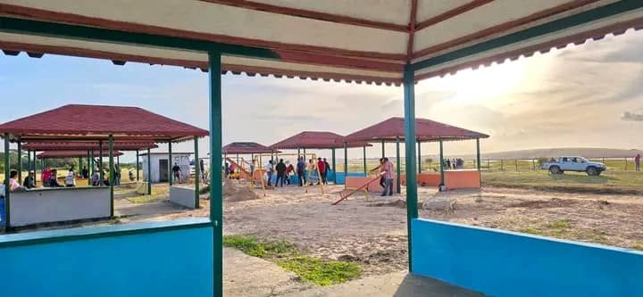 Alcaldía de Pedro Camejo embellece los emblemáticos Médanos de la Soledad para promover el turismo consciente
