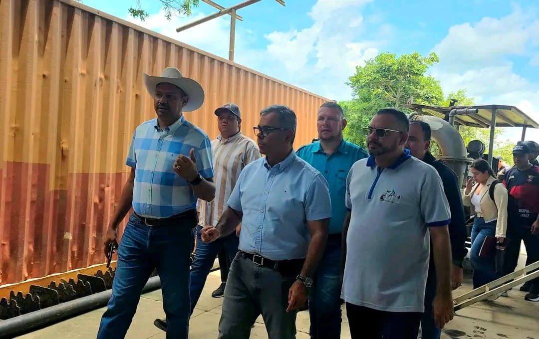 ‎Avanza el plan de asfaltado en Apure: Inspeccionan planta asfaltadora en el municipio Páez