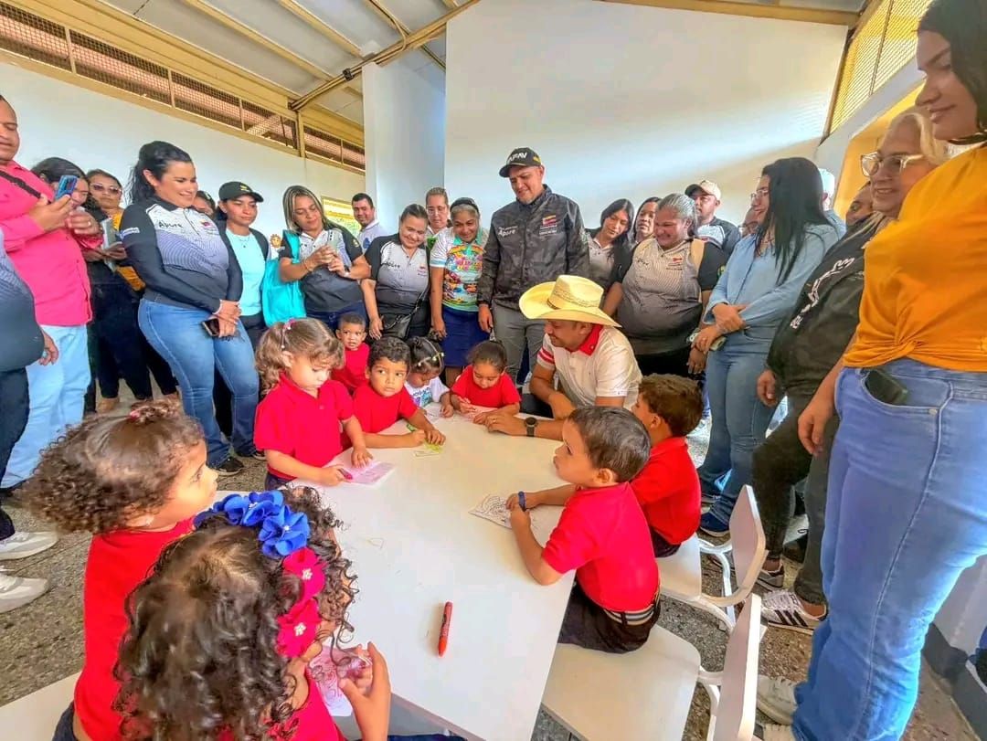 Gobernador Wilmer Rodríguez entrega rehabilitado el CEI “Nidia Fuentes” en San Fernando