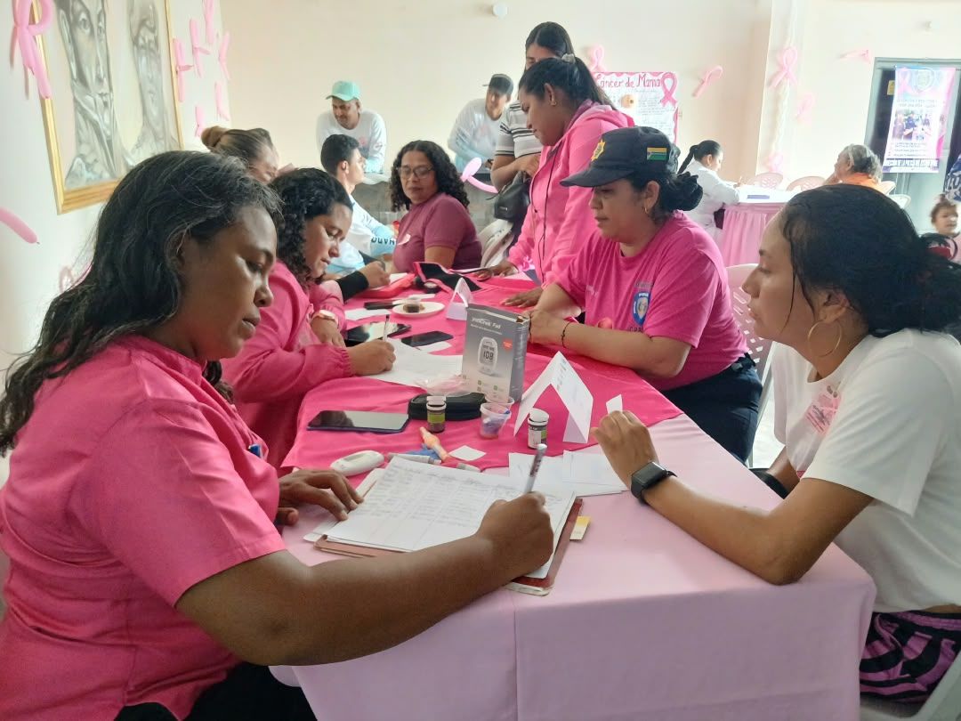 Salud pública llevó chequeos preventivos y despistaje mamario a mujeres de la policía regional en Apure