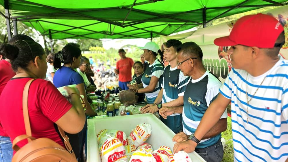 ‎​Feria del Campo Soberano abastece con más de una tonelada de alimentos a la comunidad Laguna Rica 