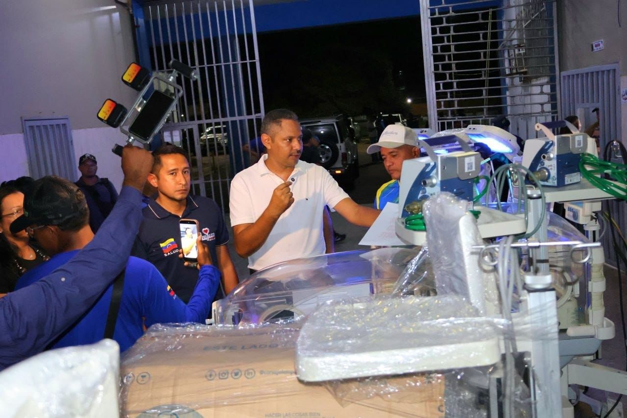 Refuerzan servicios de Neonatología y UCI de adultos del Hospital Dr. Pablo Acosta Ortiz