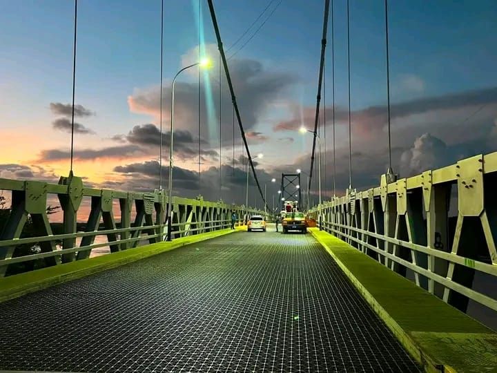 Ejecutan mantenimiento e iluminación en puentes del municipio Muñoz