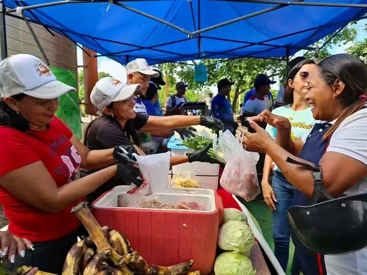 Ferias del campo soberano garantizan un 70% de ahorro en productos de la canasta básica 